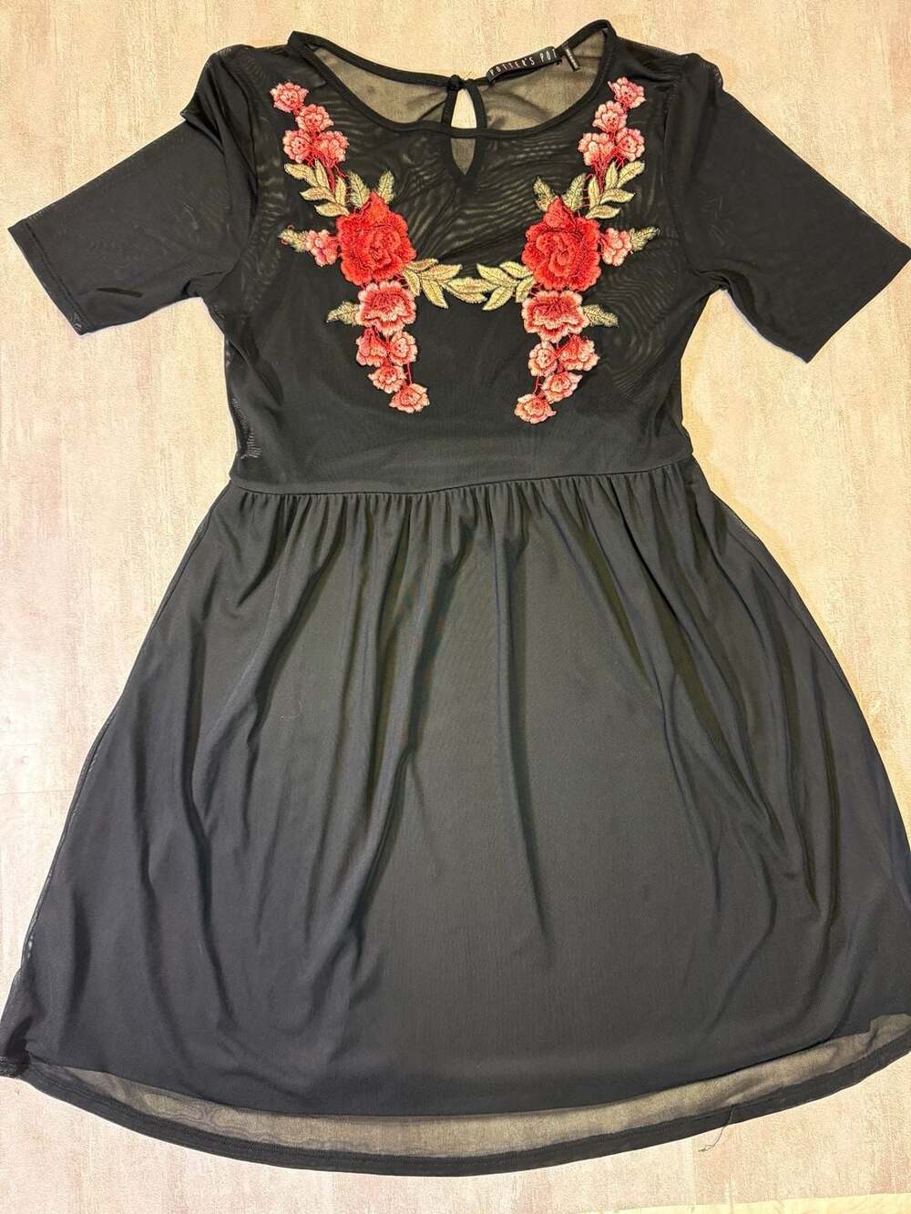 Black Floral Embroidered Rose Mesh Overlay Dress Size L‎